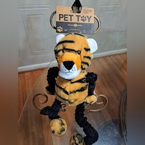 - Giftable World Lion  16” Clinker And With Squeaker.